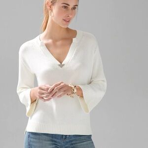 White House black market Cream V-Neck cozy soft Sweater nwt